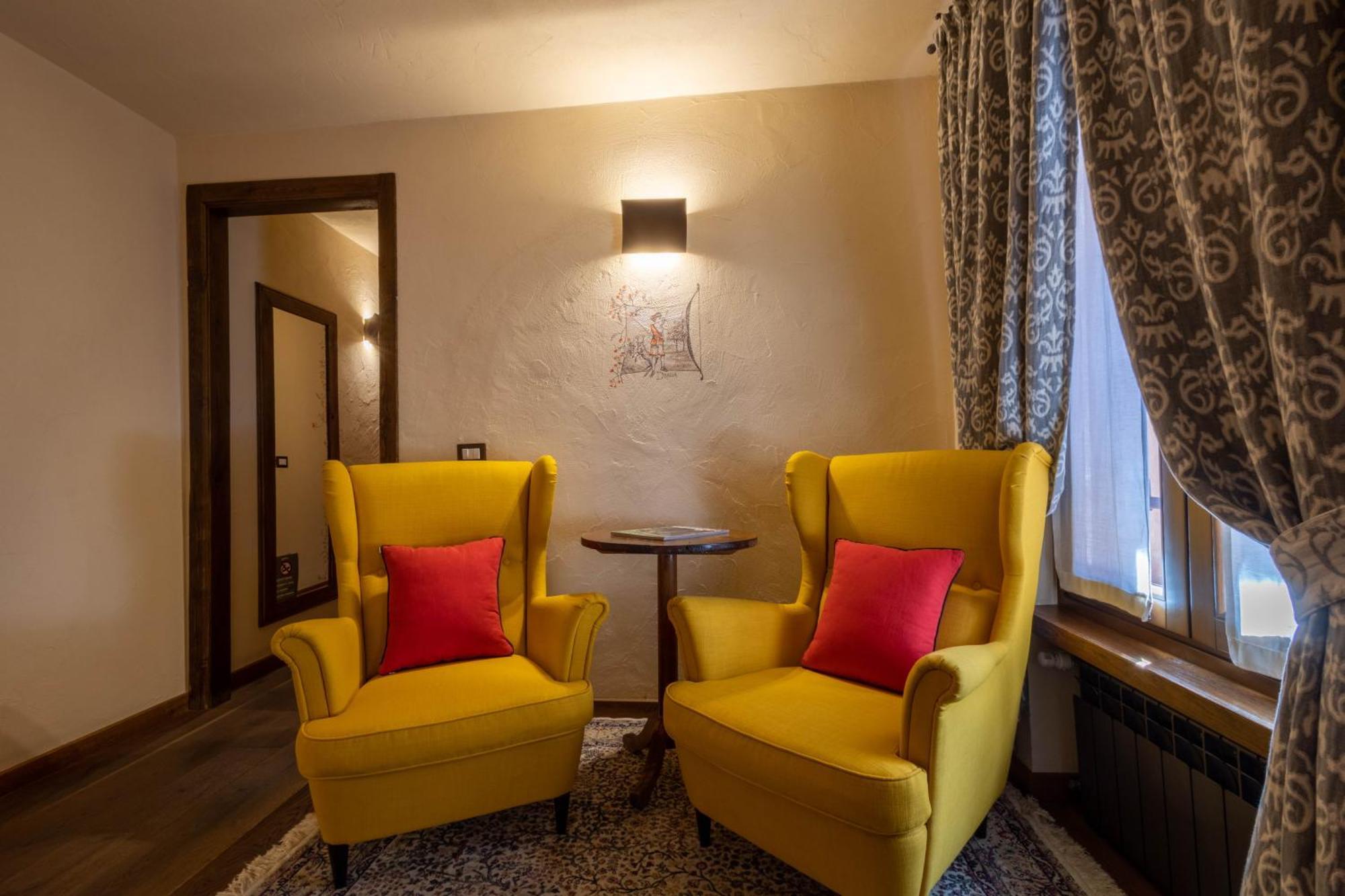 Domus Antica Pensión Aosta